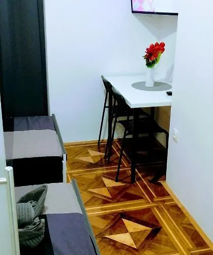 Zpula Center Διαμέρισμα *