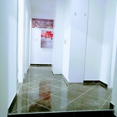 Zpula Center Апартаменты Пула
